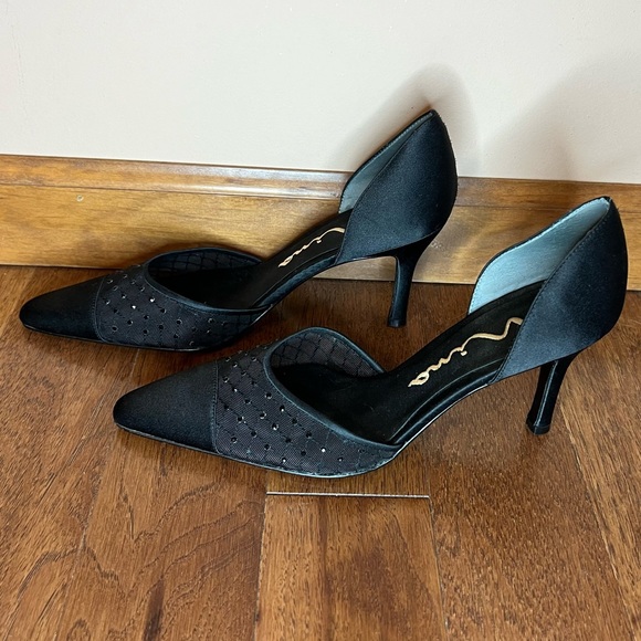 Black beautiful Nina Heels size 7 1/2 S84 - Picture 1 of 14